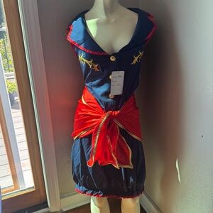 Sexy woman captain costume size XL NWT complete costume